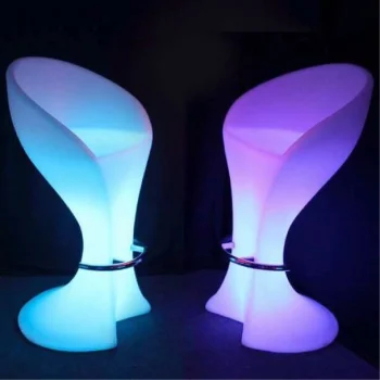 Banqueta de resina iluminada con luz LED, ideal para eventos, con diseño moderno y elegante.